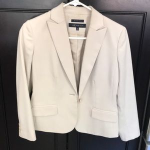 Anne Klein Jacket size 6P